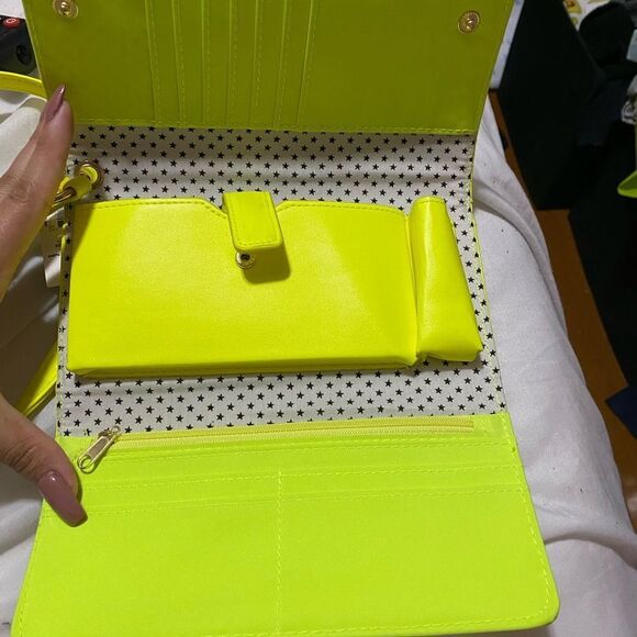 Purse  - Picture 3 of 3